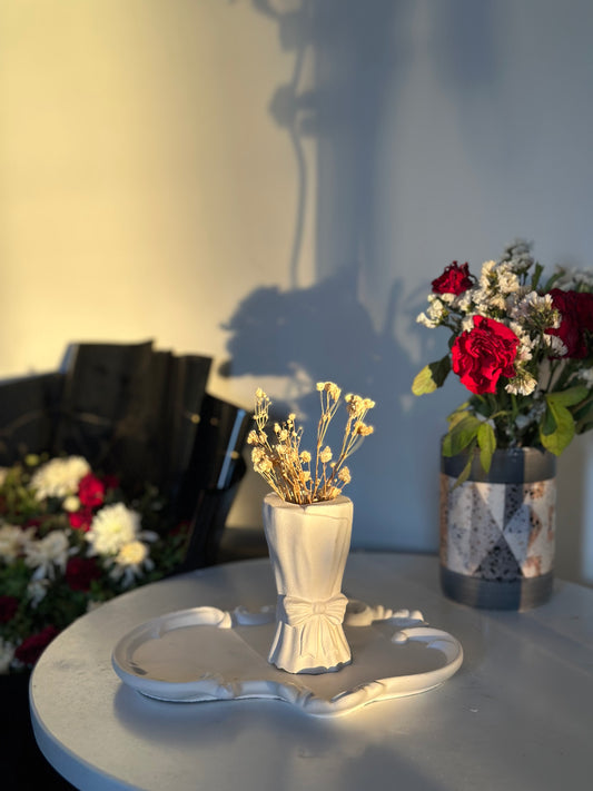 mini bow vase